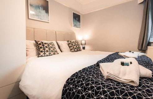BEST PRICE! Perfect Gunwharf Accommodation - 5 single beds or Kingsize FREE PARKING - Foto 21