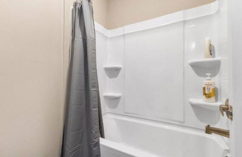 Elegant 3BR/2BA Condo Near Beaches & Attractions - Foto 43