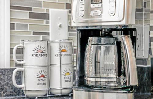 Comfy Modern and Cozy Queen Beds Free Parking - Foto 6