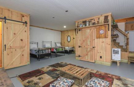 Charming Blue Ridge Cabin Private Pond and Waterfall Deer Haven by AvantStay - Foto 42