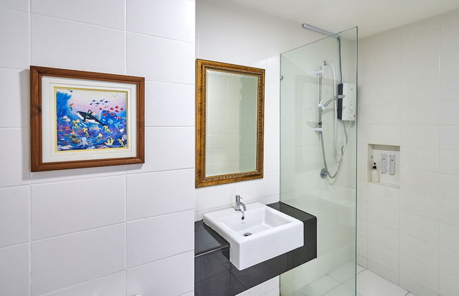 OYO Home 44001 Elegant Studio Setia Alam Trefoil - Foto 11