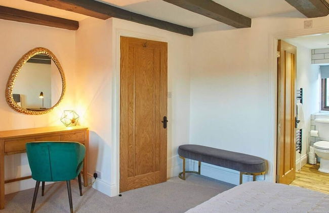 Host & Stay - The Coach House - Photo 11