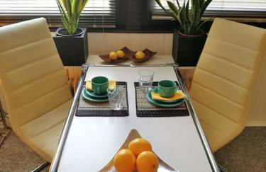 Modern eingerichtetes Zimmer - Foto 4