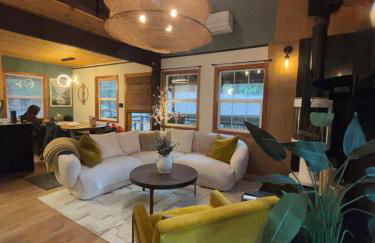 Modern Peaceful Nordic Cabin Near Lake with Pickleball-Basketball Court - Foto 7