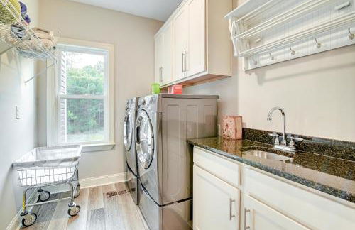 Expansive Georgetown Home with Decks and Fire Pit! - Foto 32