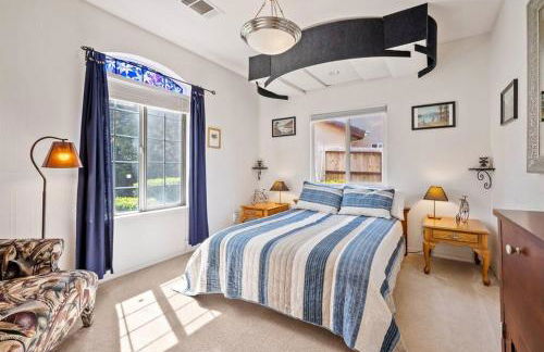 Manzanita Manor-Whimsical art & near downtown - Foto 36