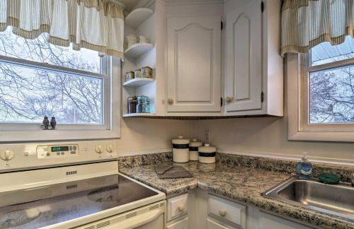 Cozy Downtown Cottage Near Beach and Pier - Foto 11