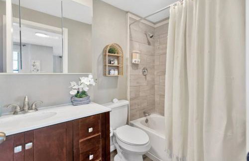 Huge 8BR wHTD Pool Ensuites Games Near Beach - Foto 36