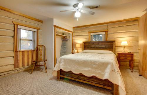 Cozy Augusta Cabin with Furnished Deck and Grill! - Foto 12