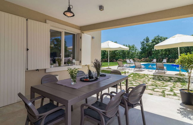 Luxurious Villa in Butkovici with Pool & Hot Tub - Foto 1