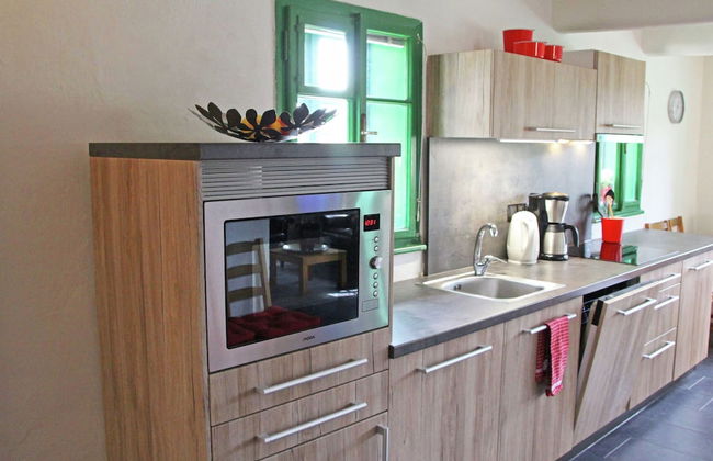 Authentic Holiday Home with Garden near Trutnov - Foto 8