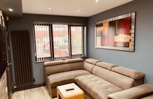 MODERN SUITES -5 Bedroom House- With FREE PARKING Birmingham city - Foto 20