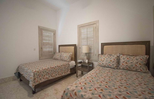 Stylish Fully-staffed Villa Near Beach and Lagoons in Exclusive Golf Resort - Photo 32