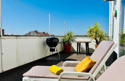 Renovado com AC, 2 WC completos, terraço e garagem - Foto 60