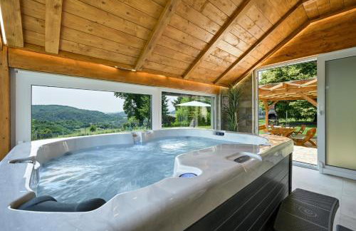 Private Villa with Pool and Jacuzzi Dreamy Hill - Foto 2