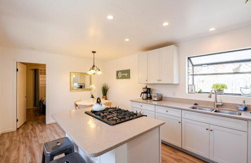 Charming Sonoma Cottage 2BD and 2BA Close to Plaza - Foto 32