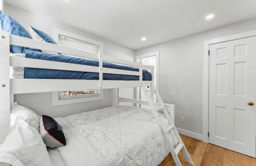 Family Getaway Walkable to Town - Foto 3