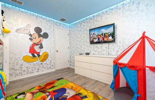 4BR Lakefront - Themed Rooms - Pool & BBQ! - Foto 20