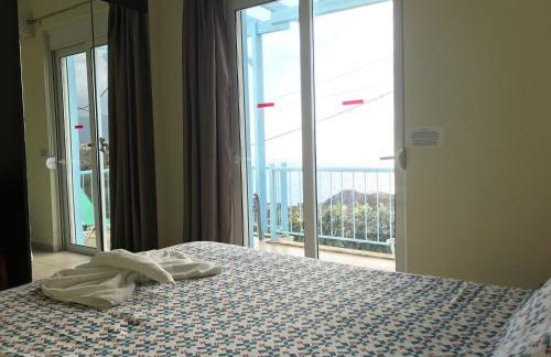 Breathtaking sea and Mountain views with Private pool, Peace full relaxing Villa with WiFi near Shops and Restaurants - Photo 28