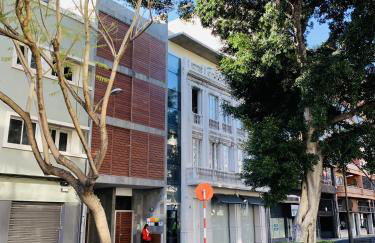 HomeForGuest Design Attic Apartment FREE Parking - Foto 38