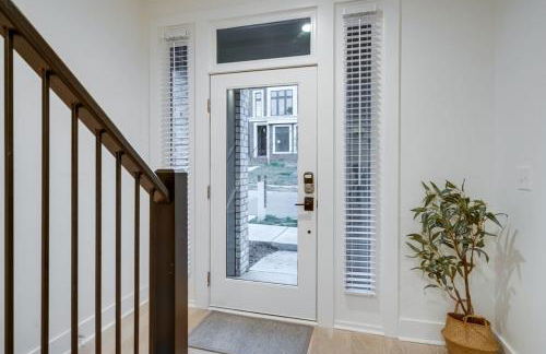 Luxury Townhouse with Rooftop Deck Less than 10 mins to Downtown - Foto 12