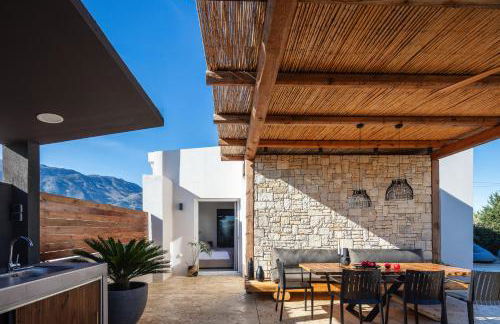 Solis Villa, with Heated Pool & 5 minutes to Beach, By ThinkVilla - Photo 8