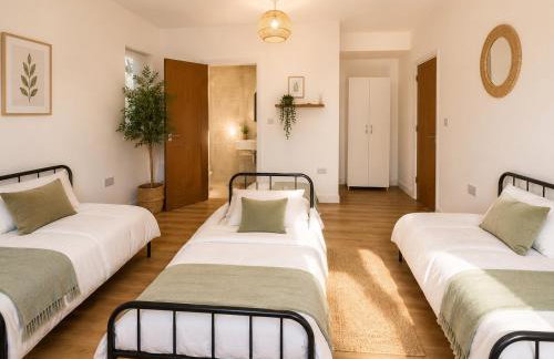 North London A spacious 7 bedroom house accommodating up to 18 people complete with own gym and table tennis - Foto 13