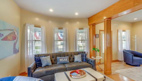 Walk to Beach Home with Pool in Vermilion - Foto 5