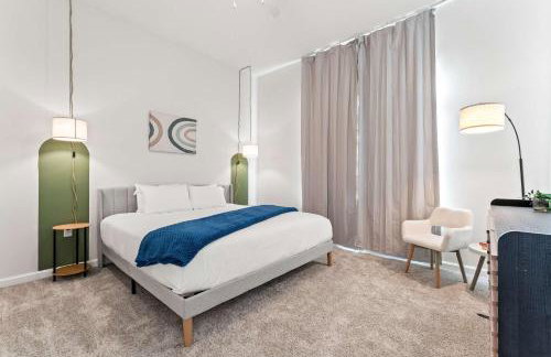 Riviere 3BR Apartment Stylish King Family Pets Friendly Pool & Gym Near Epic Universe - Foto 6