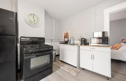 Modern 2BR Mins to Univ, Zoo, Destiny, Downtown - Foto 16