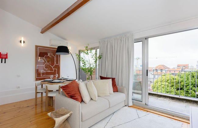 Liiiving - Mezzanine Delight Balcony - Photo 16