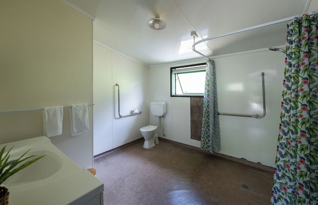 Opal Hot Springs & Holiday Park - Photo 23