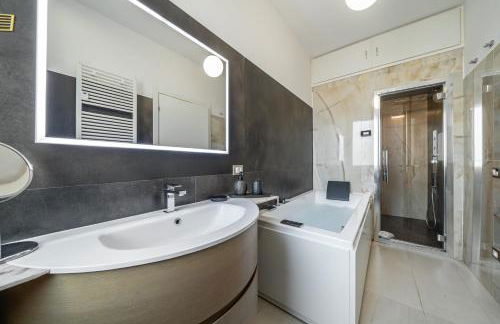 [Via Indipendenza] – Attico di lusso con Piscina - Photo 29