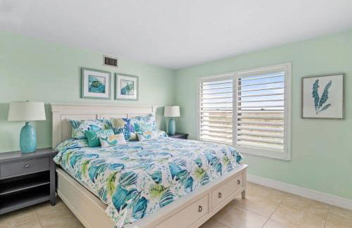 Stunning Waterfront Residence with Panoramic Water Views - Foto 2