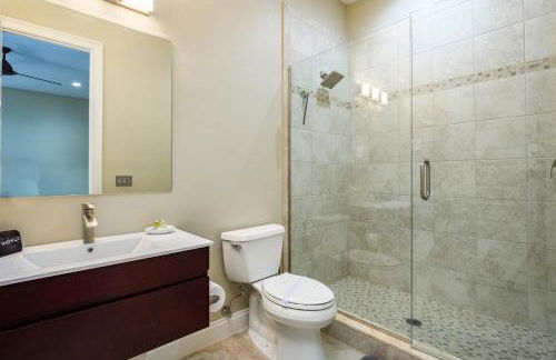 Luxury Mansion Pool Hot Tub Theater Outdoor Kitchen BBQ GM RM 2 Miles Disney - Foto 32