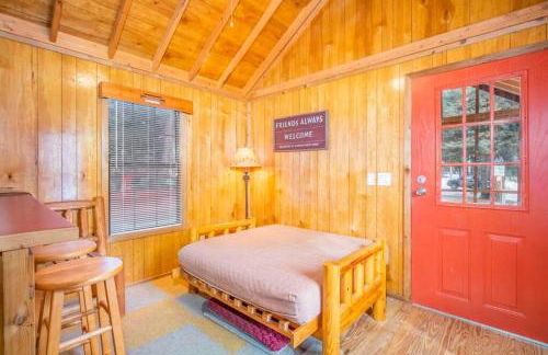 The Weminuche Cabin #80 at Blue Spruce RV Park & Cabins - Foto 5