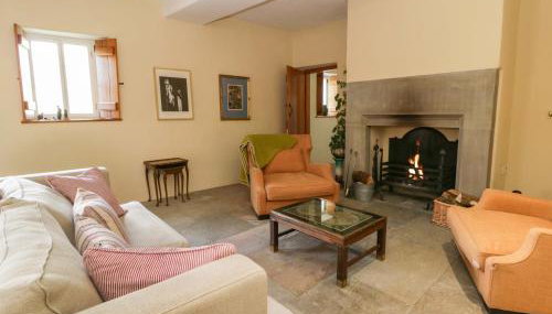 North Cottage - Photo 3