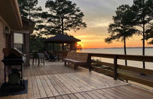 Gilbert Lakefront Retreat with Private Dock! - Foto 1