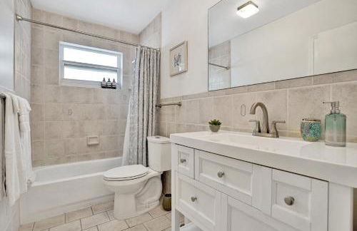 New! Waterfront Heated Pool & Jacuzzi 2 mi to Beach - Fishing Pier Relaxing SPA & Hammock - Photo 25