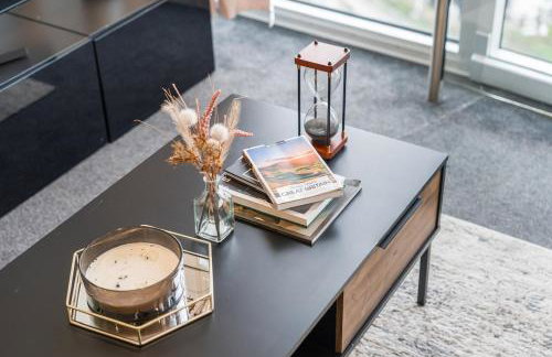 High-Rise Luxury 2-Beds and 2-Baths - Central - Relocation, and Family Friendly - Foto 23
