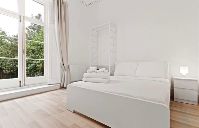 Refined, Light 1 Bed Apt w Balcony in Brixton - Foto 13