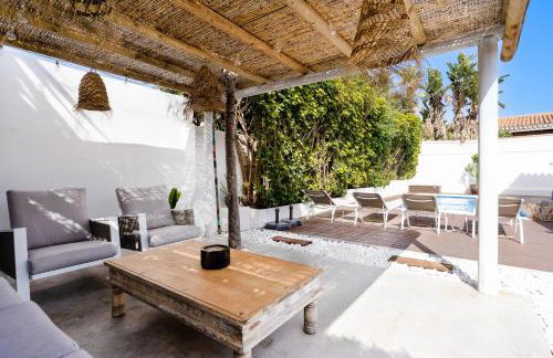 Villa Madrugada, beachside villa in Costabella - Photo 1