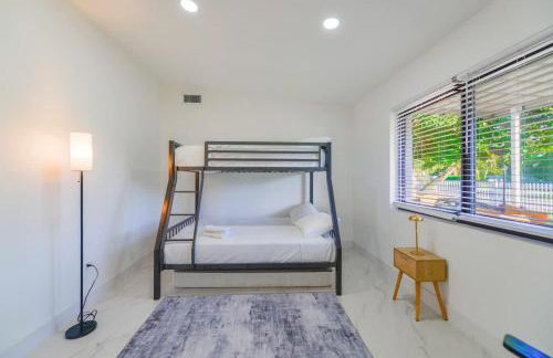 4BR North Miami Villa with Pool Patio Ping Pong - Foto 22