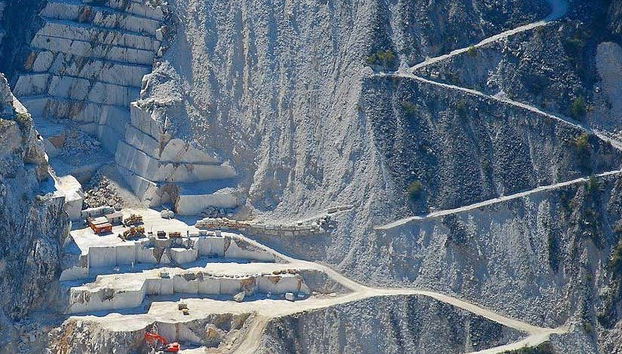 Subindo pela pedreira a bordo do 4x4