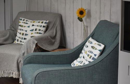 Bream Barn - sea view, woodburner, easy walk to the beach, parking, full kitchen - Foto 9