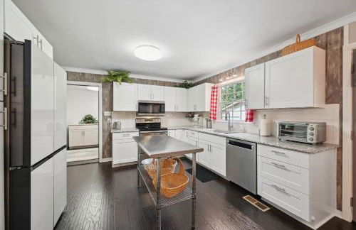 Greensboro Golf Getaway - 9 Mi to Downtown! - Foto 10