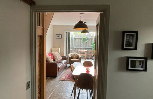 Great country-style house with a courtyard - Photo 17