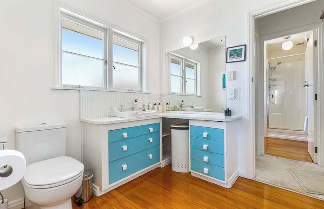 Spacious 3Br Mission Bay Home With Parking! - Photo 11