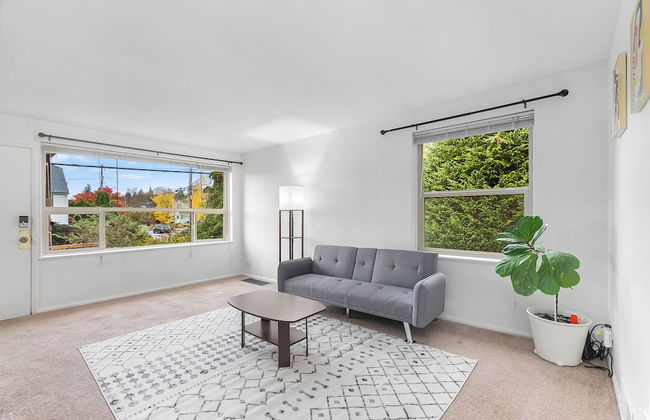 Greenwood's Lavender Haze - WalkScore 81 - Photo 15