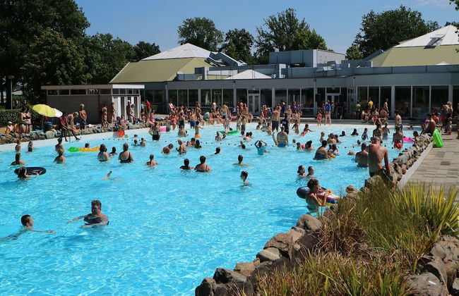 Villa With Sauna & Bubble Bath in Limburg - Photo 9